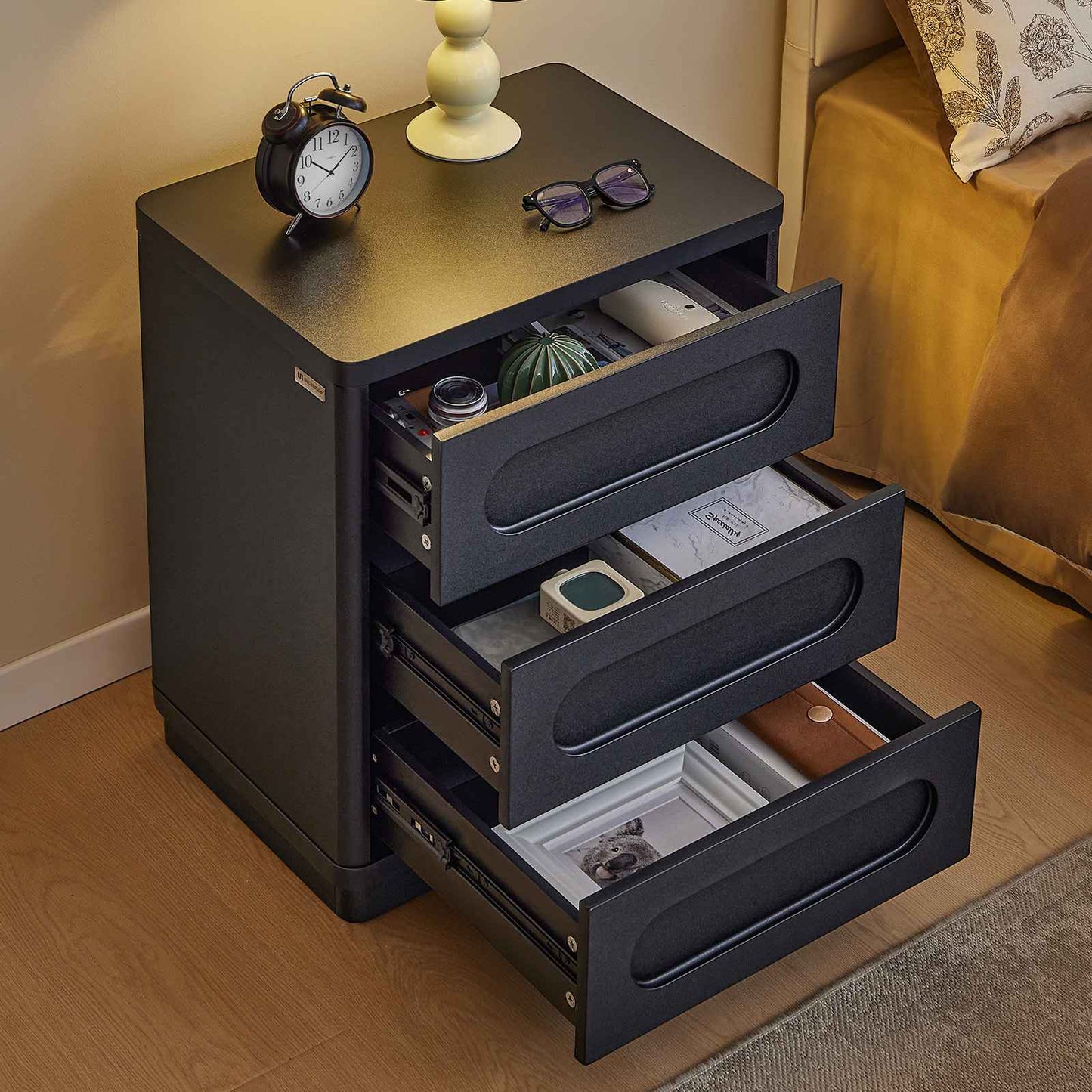 SUCSSRICH 21.7 Inch Nightstand with 3 Drawers Large Night Stand Bedside Tables for Bedroom Modern Storage Bedside Table for End Tables Sofa